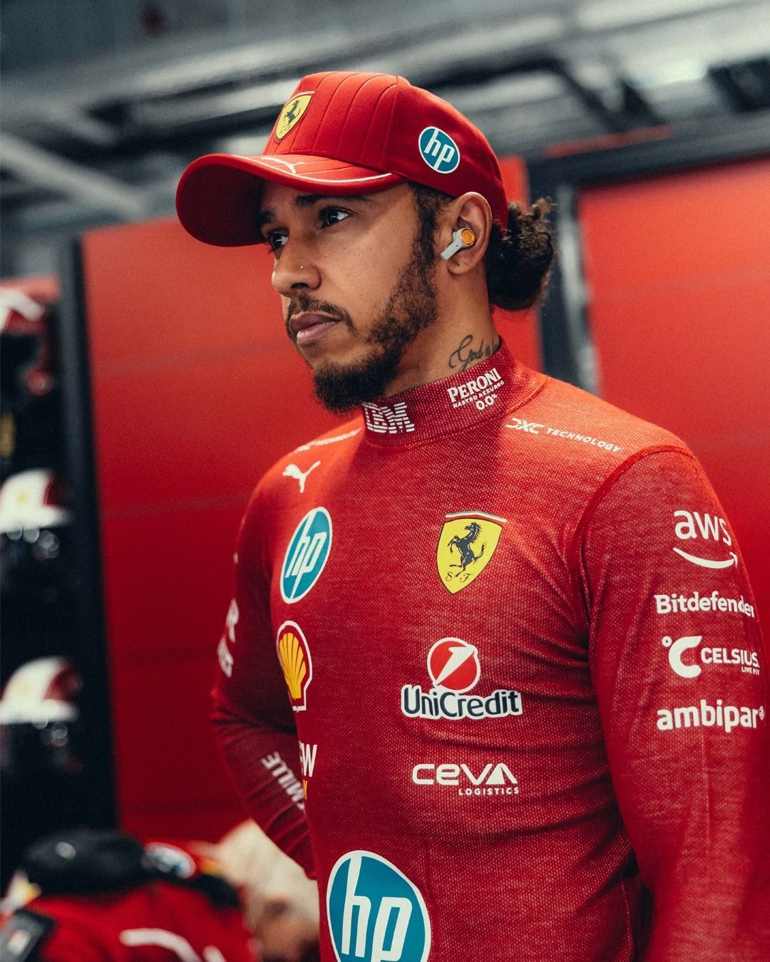 Chefe da Ferrari abafa crise e sai em defesa de Hamilton após GP da Hungria