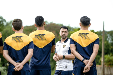 Julio Cáceres, técnico do Sportivo Luqueño, do Paraguai
