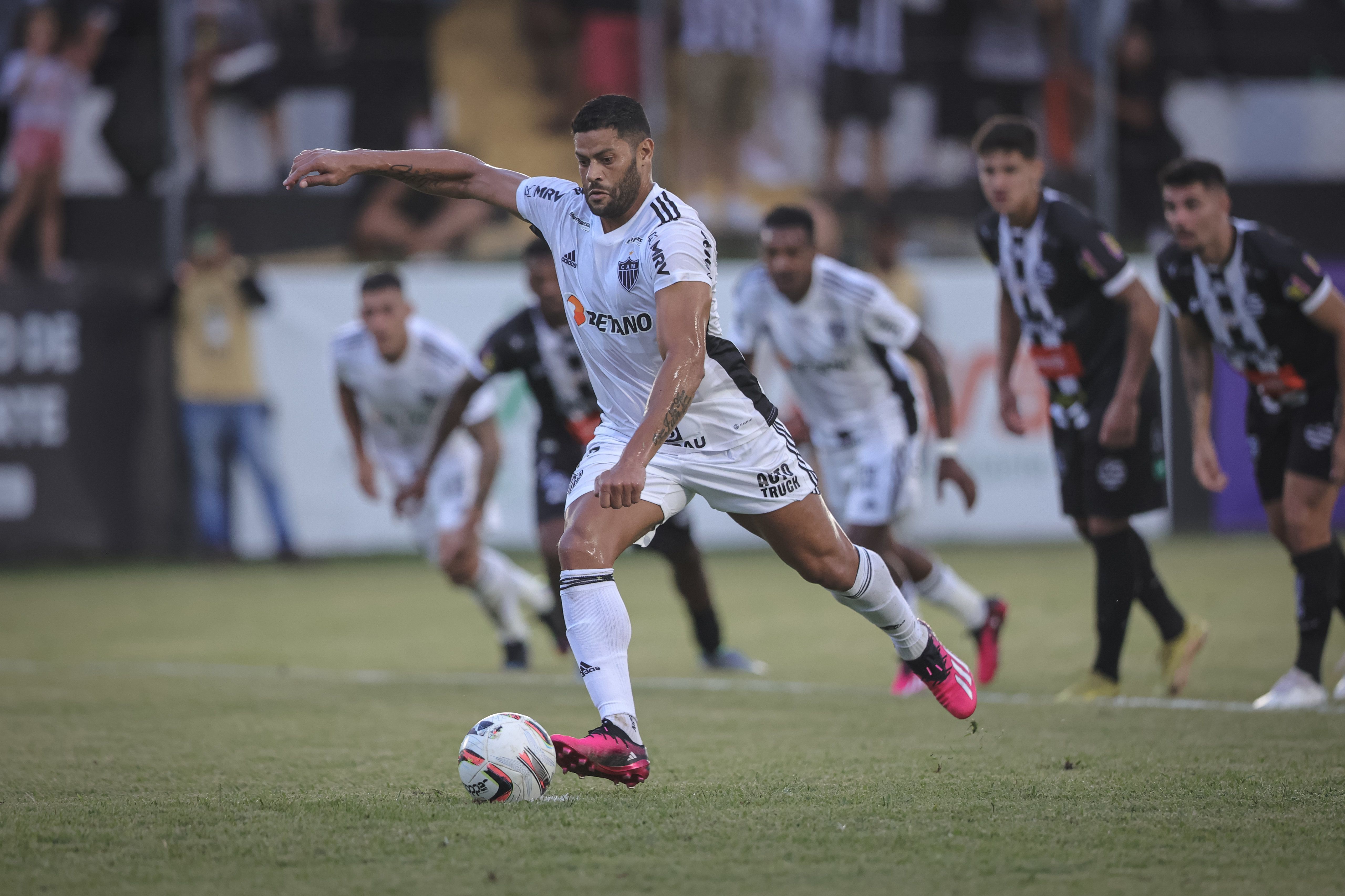 Atlético encara o Athletic por reabilitação no Mineiro e 'grito de carnaval'