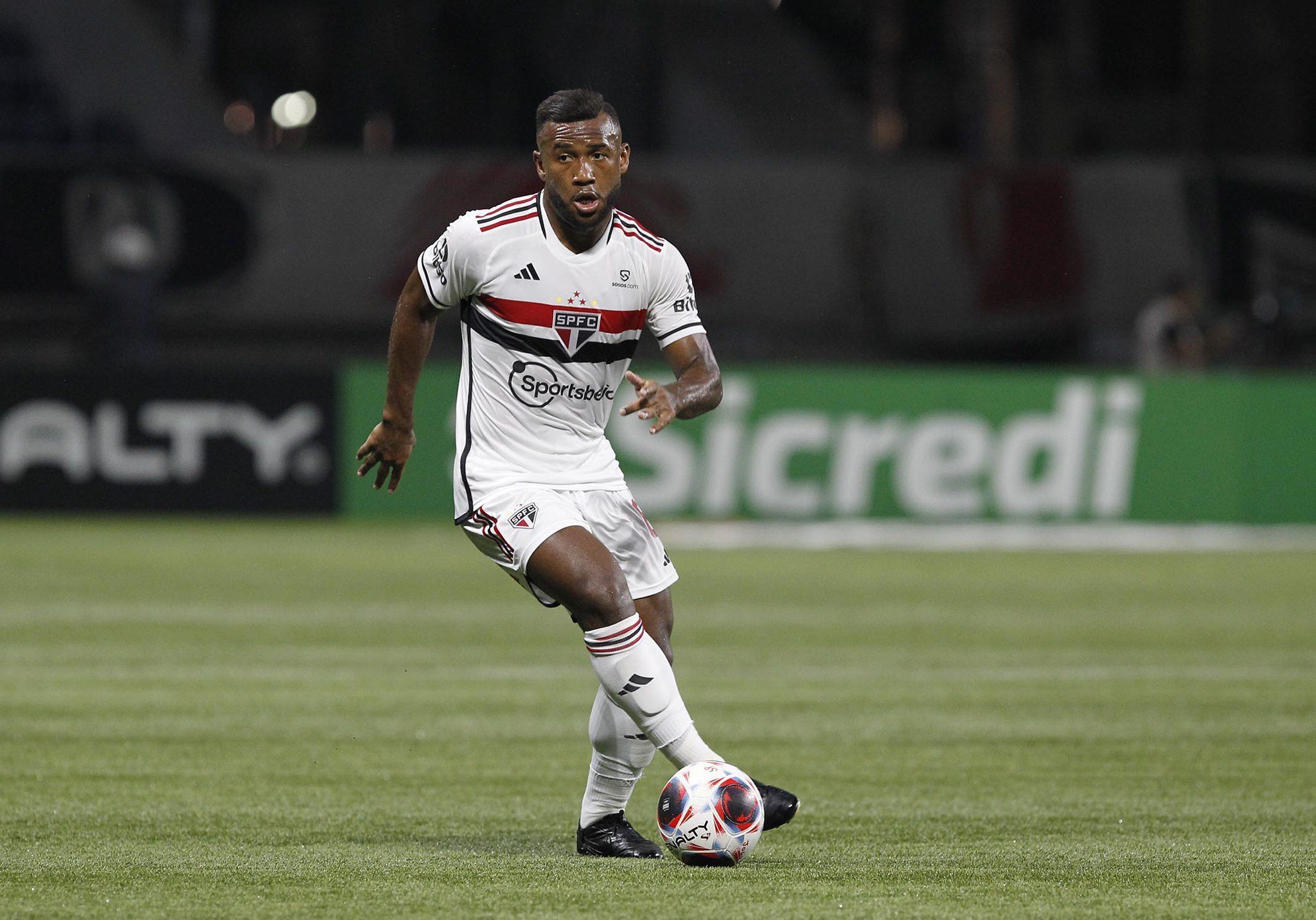 Volante do São Paulo não descarta jogar em rivais paulistas