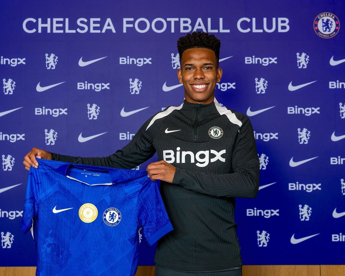 Estêvão revela conversa com Thiago Silva antes de anúncio no Chelsea: 'Estrutura incrível'