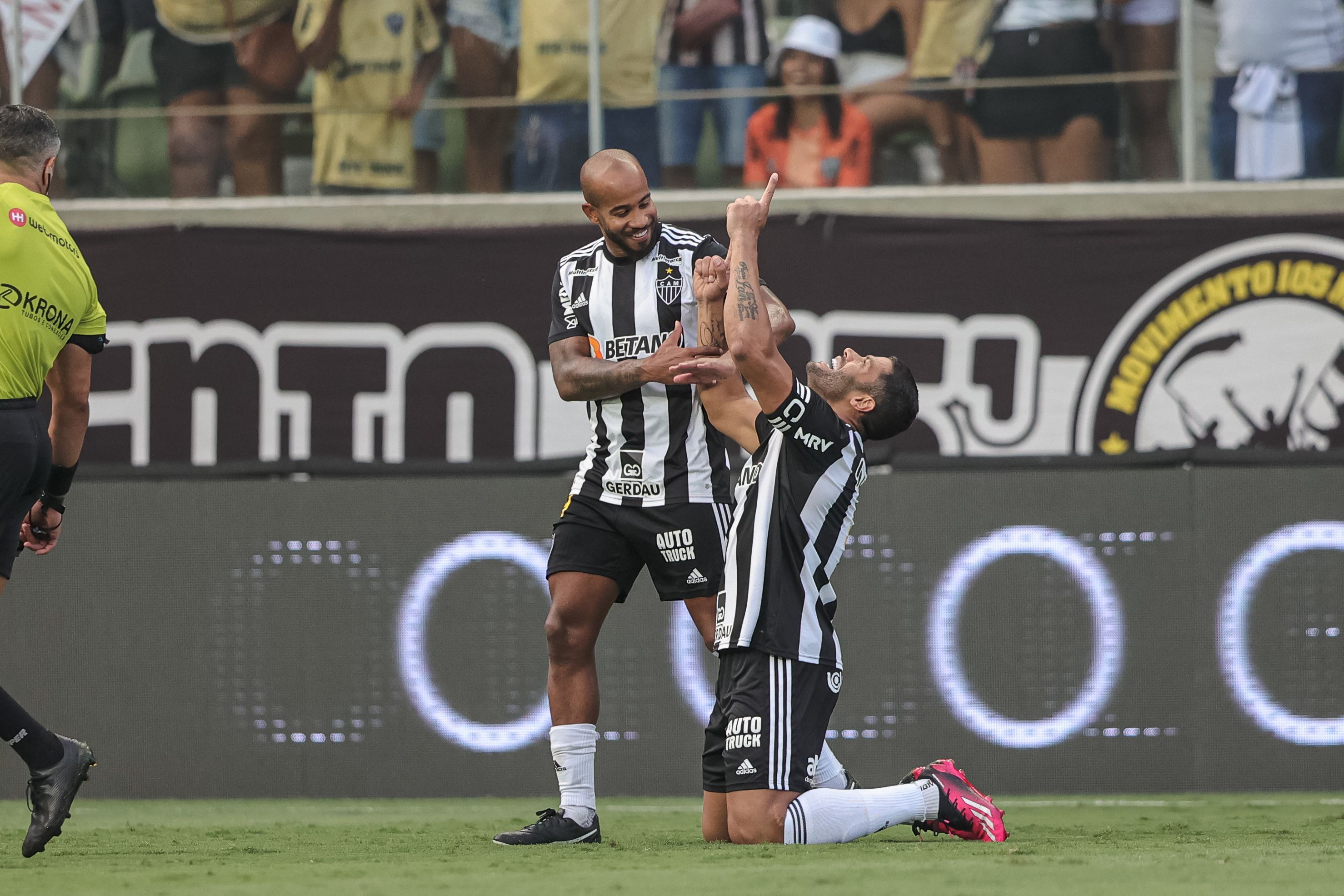 Clube da Série B anuncia contratação de jogador campeão por Atlético e Santos