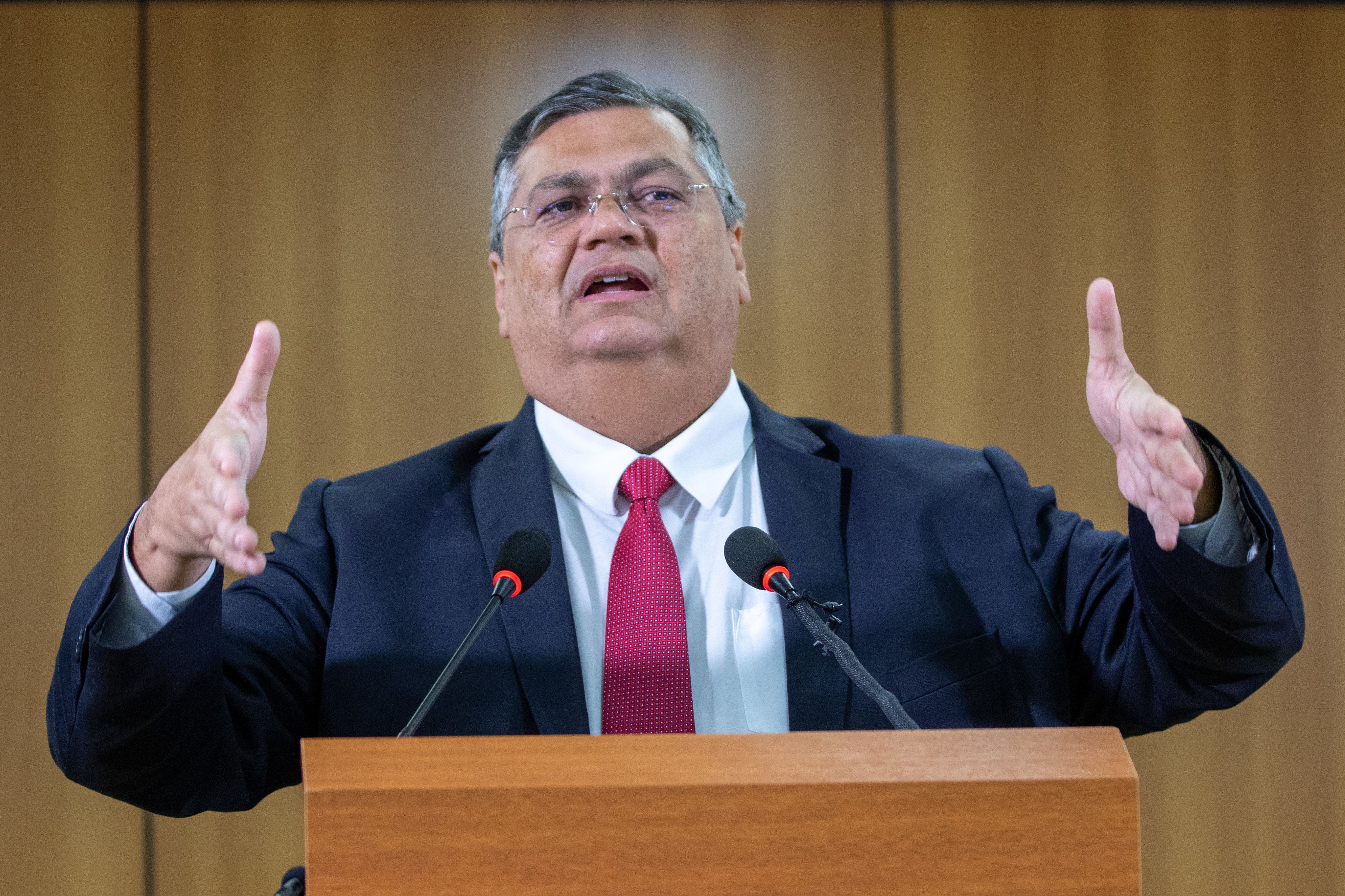 Em seu último dia como ministro, Dino divulga números da Segurança Pública