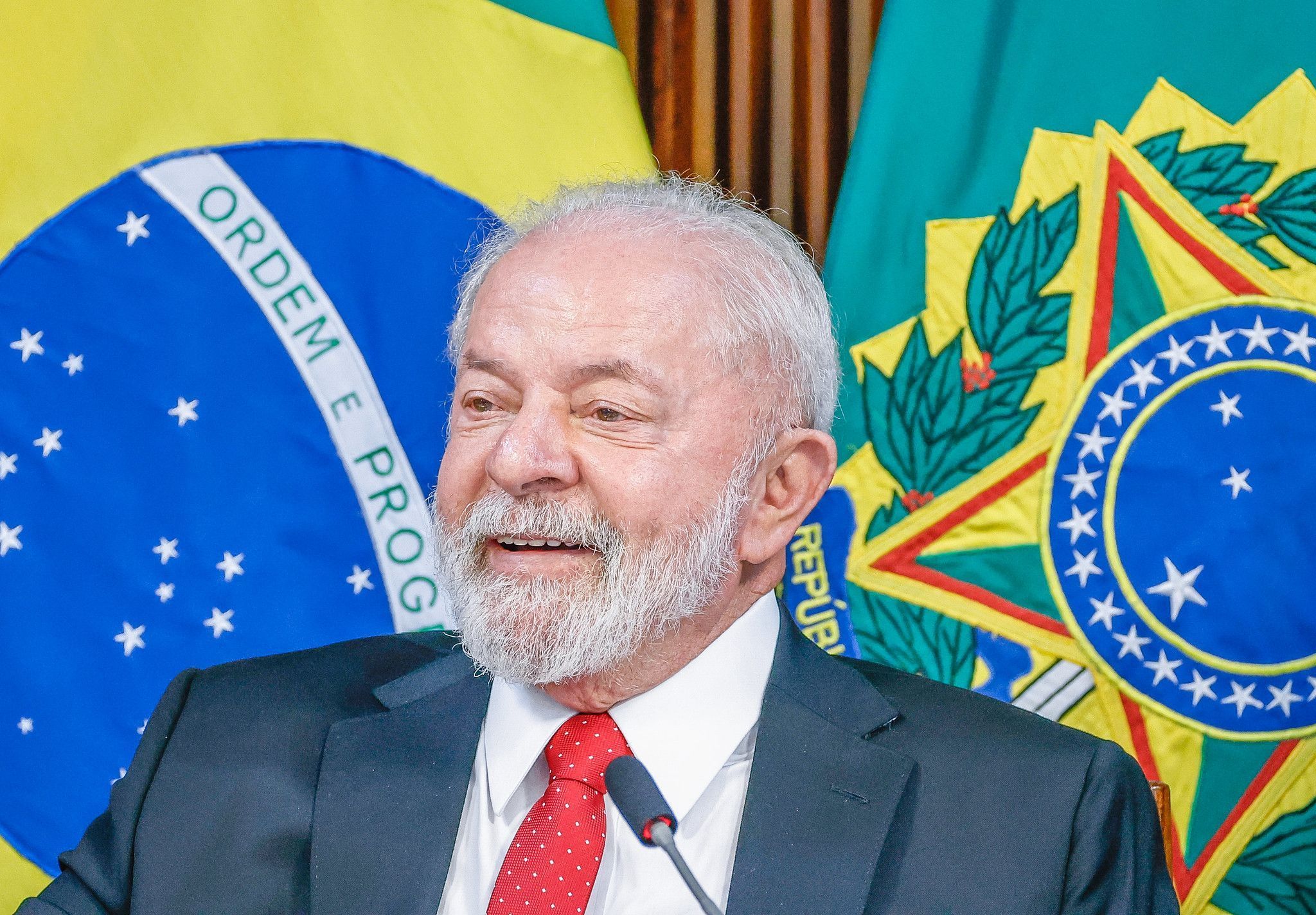 Lula se reúne com Macêdo depois de cobrar ministro publicamente