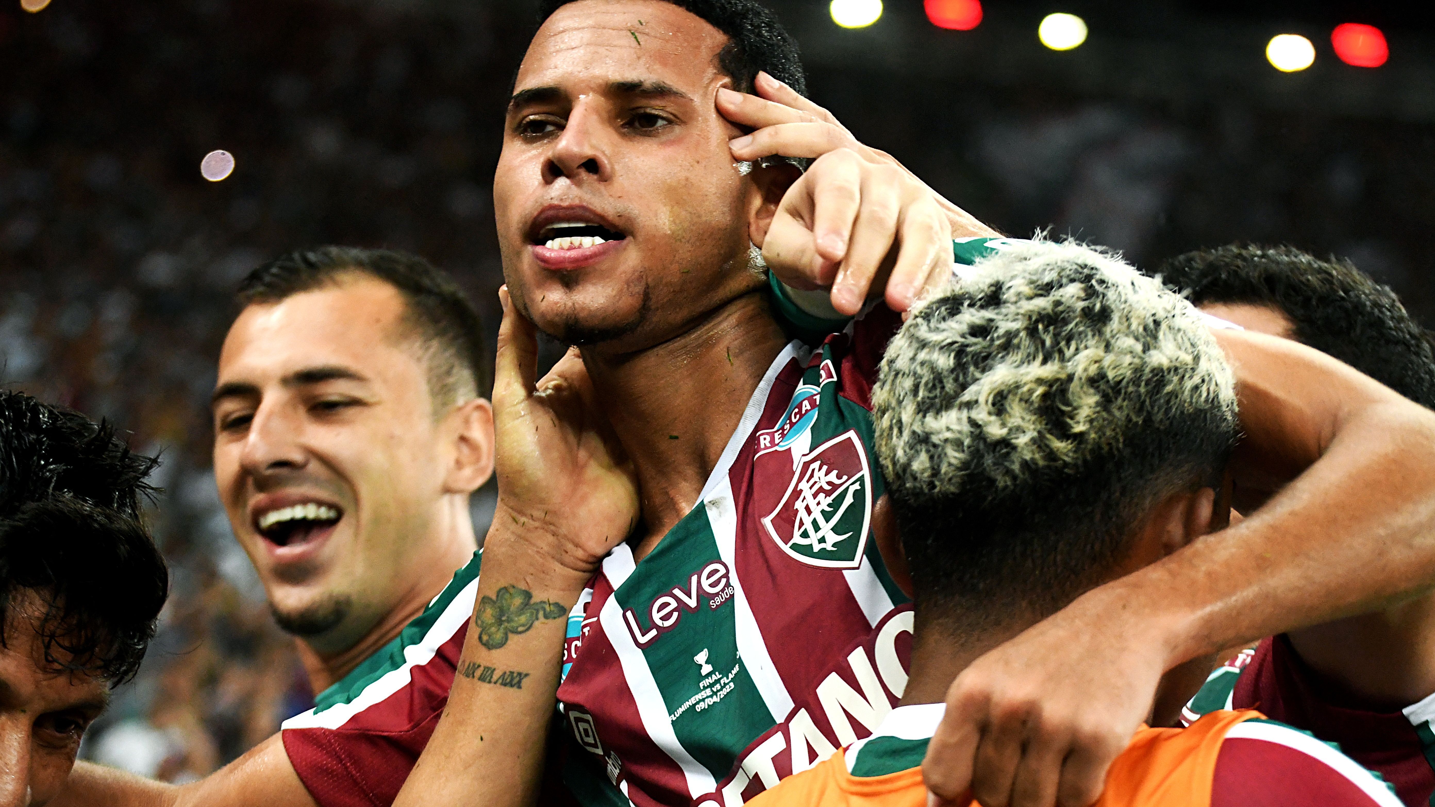 Quase esquecido, Alexsander pode ganhar chance de ouro no Fluminense