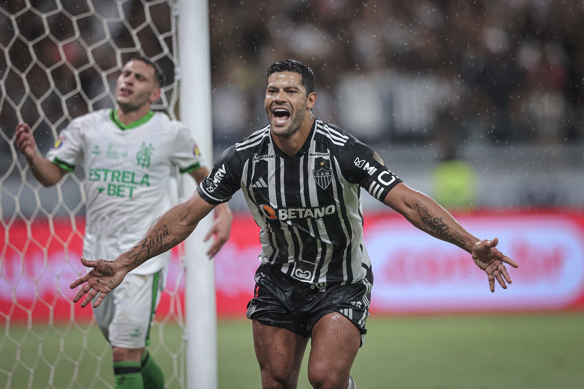 Próximo do 100º gol pelo Atlético, Hulk estreava pelo clube há três anos