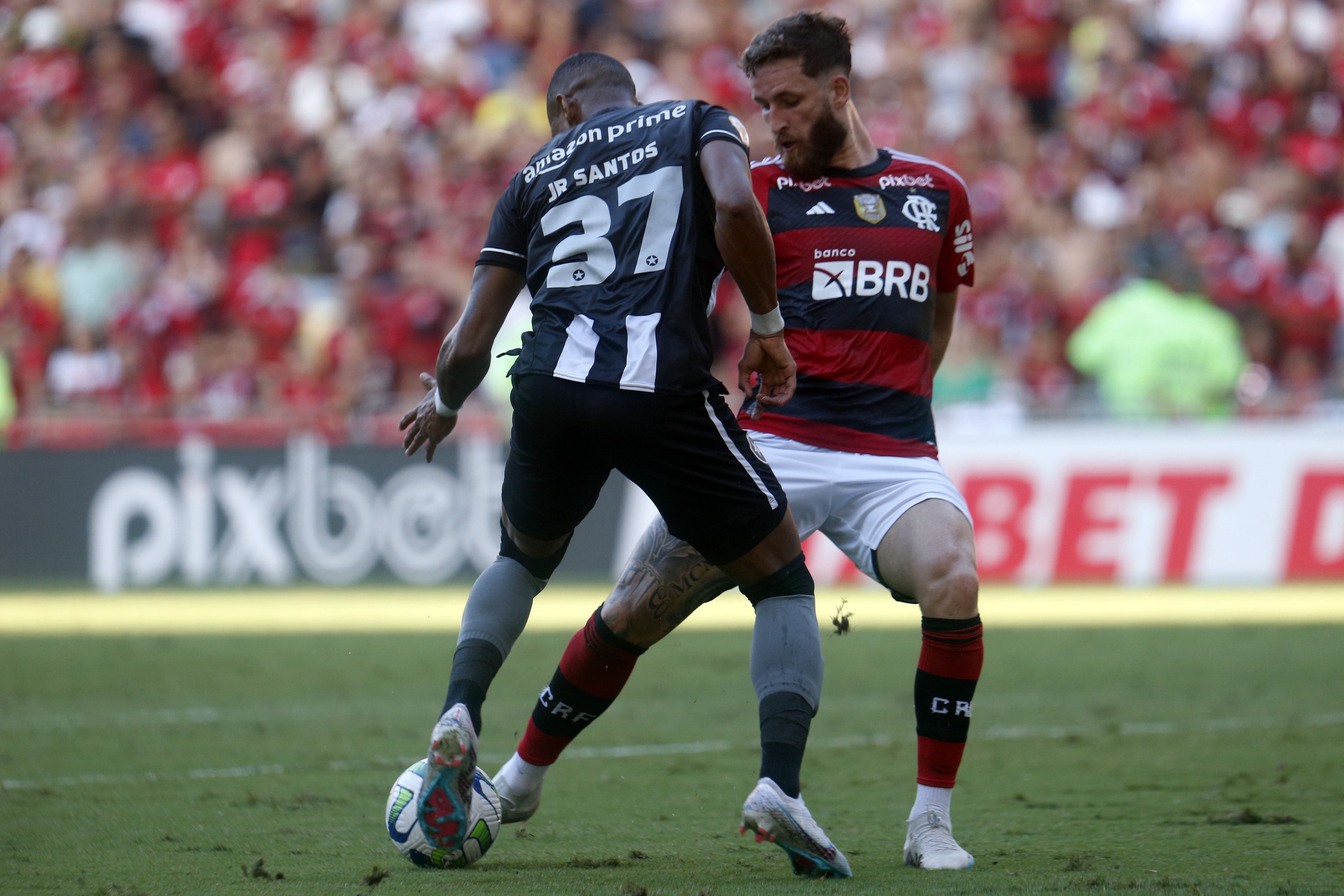 Flamengo e Botafogo definem arbitragem de clássico pelo Carioca