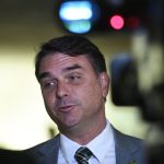 Prisão de Bolsonaro: Flávio diz que publicação foi iniciativa sua e que o pai não quis descumprir regras