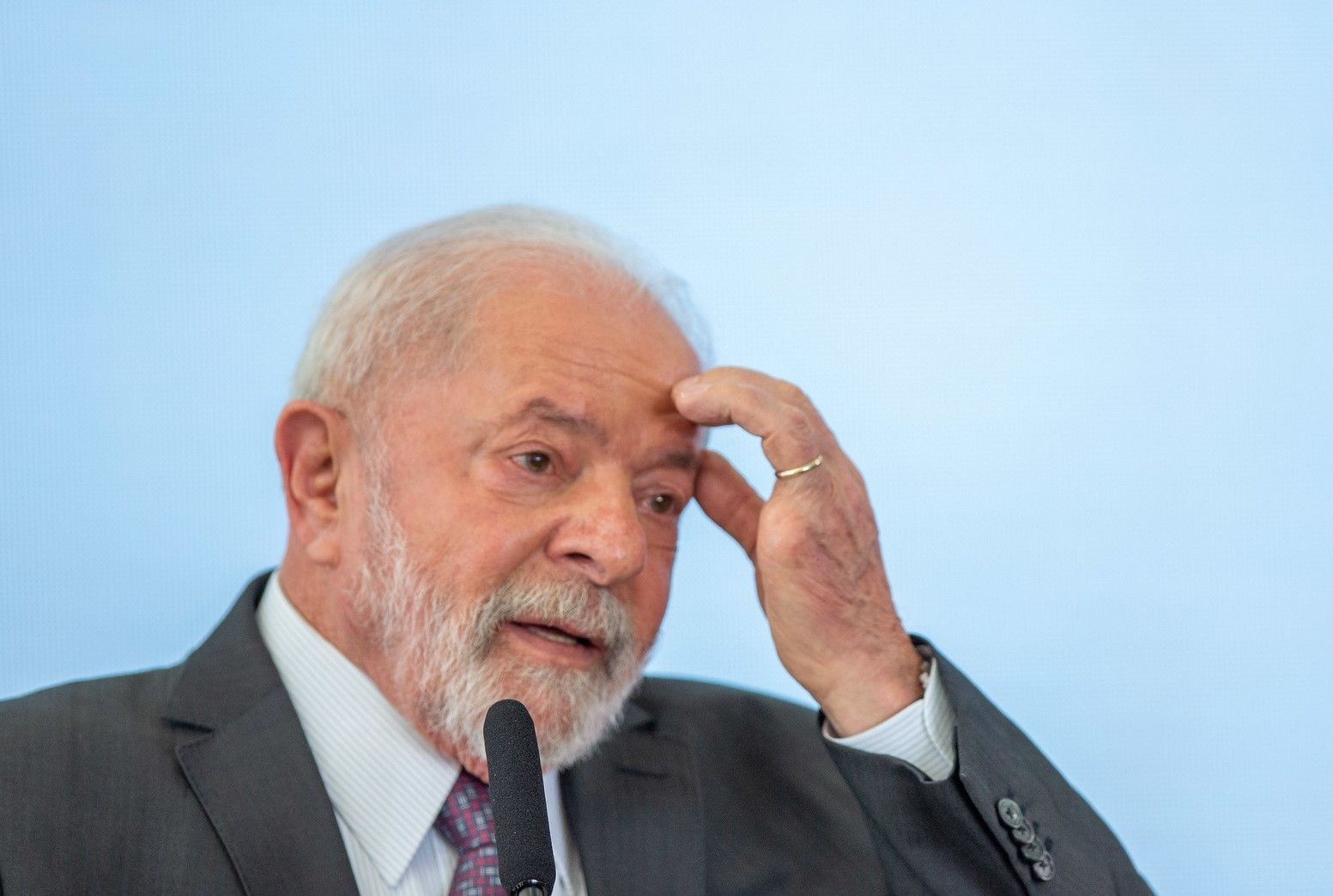 Lula é cobrado por estudantes em evento em SP: ‘Negocia com a educação’