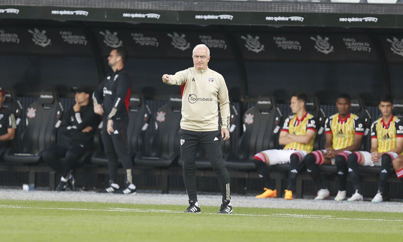 Algoz recente do Corinthians, Dorival assume o clube pela primeira vez