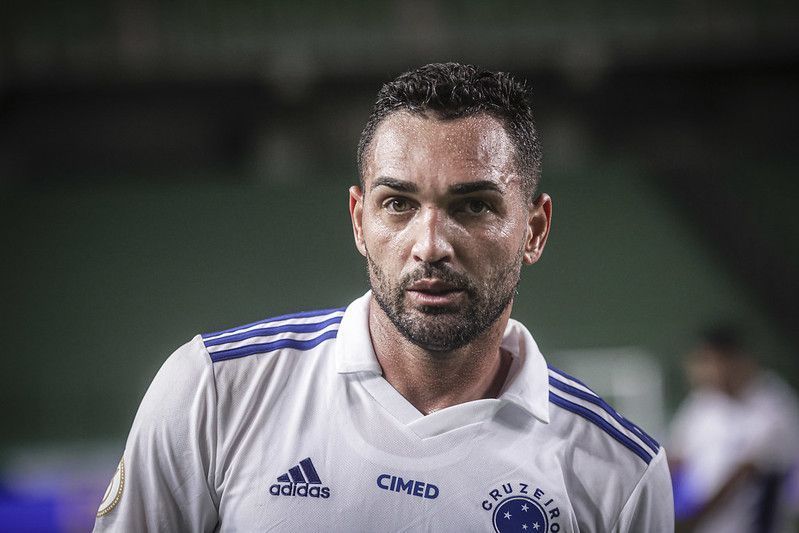 Gilberto rompe o silêncio e desabafa sobre afastamento no Cruzeiro
