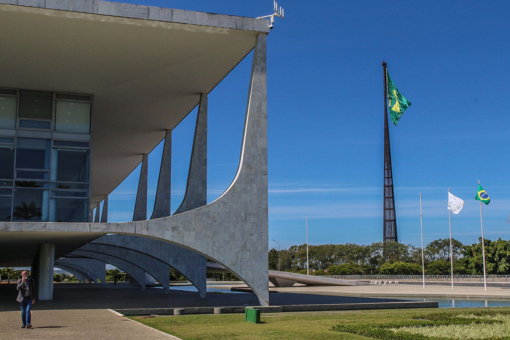 Governo federal faz reunião de emergência no Planalto sobre megaoperação no Rio