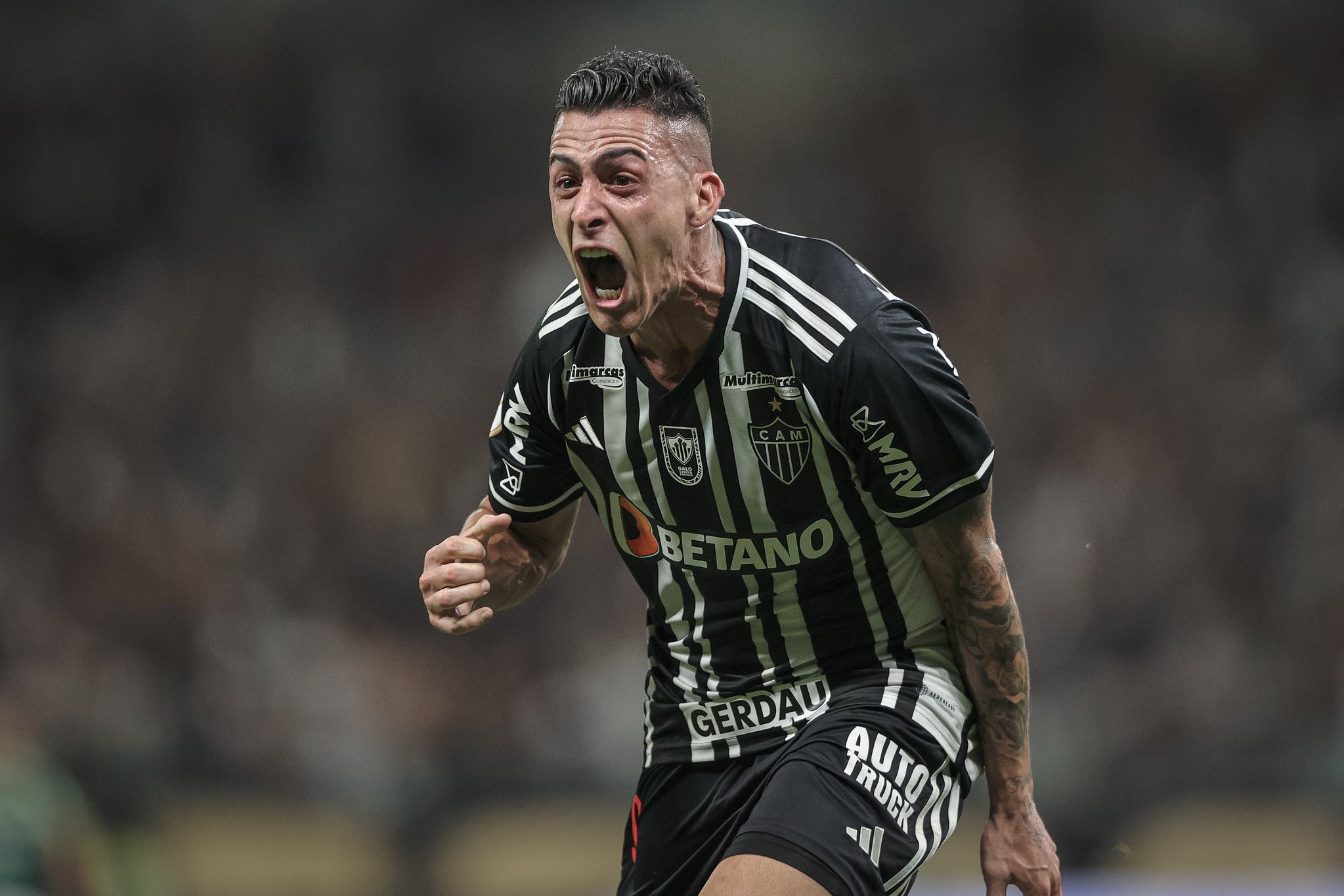 Atlético posta vídeo de despedida de Pavón, anunciado pelo Grêmio