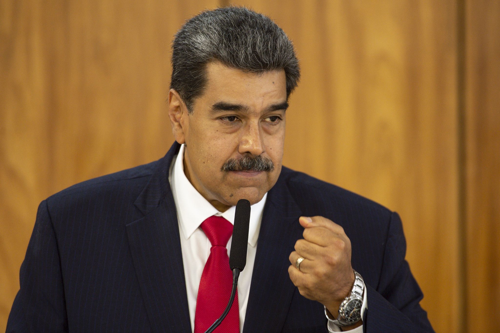 Deputados de oposição criticam resultado de eleições na Venezuela