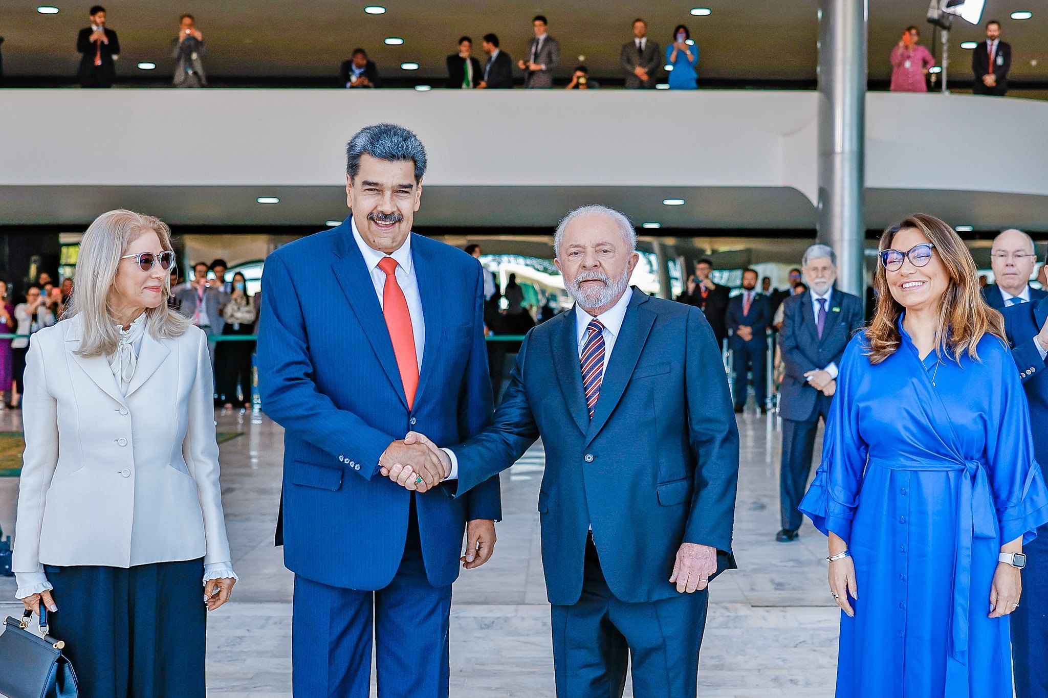 Lula deve ligar para Maduro nesta semana