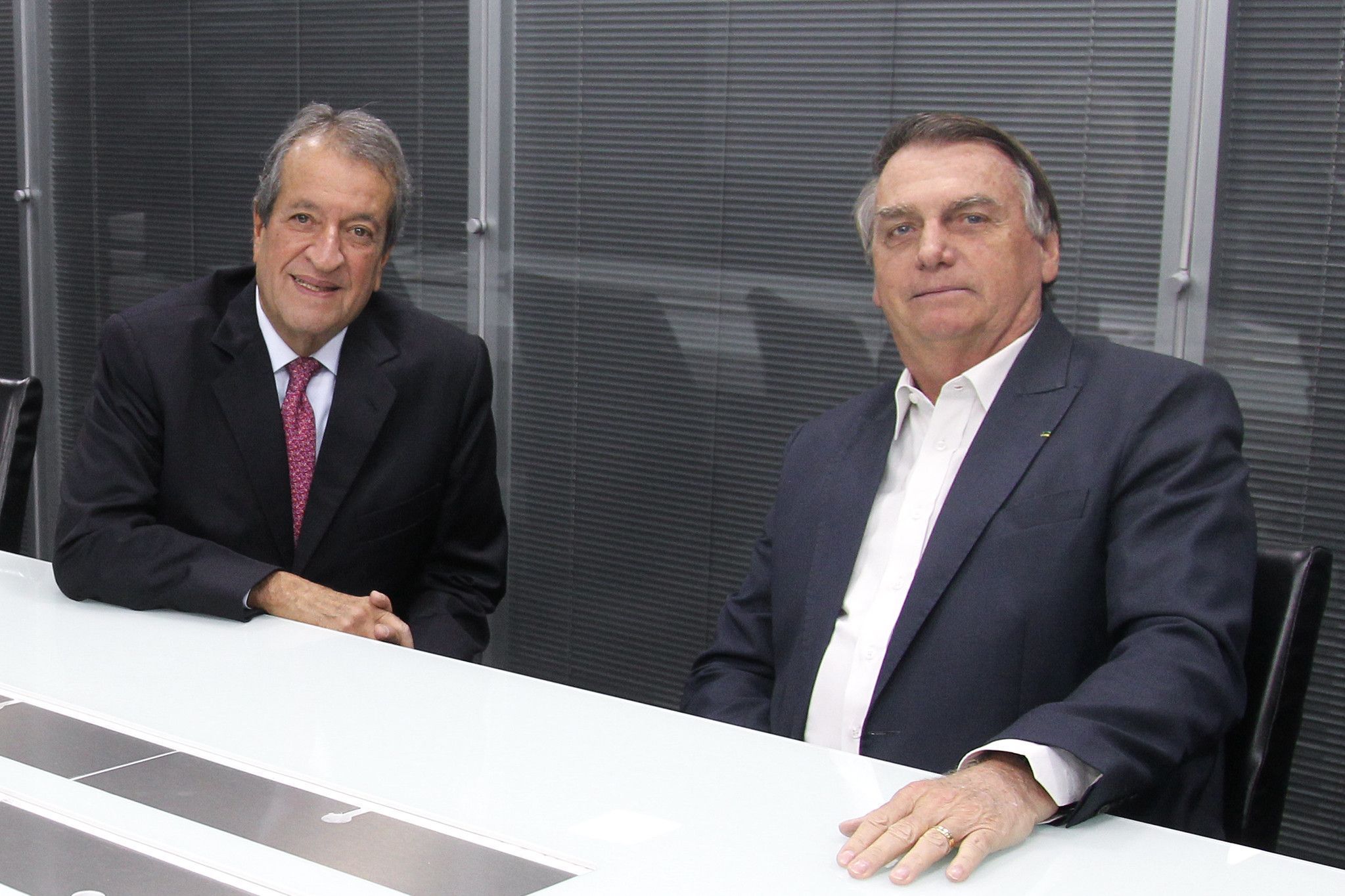 Tentativa de golpe: indiciados pela PF, Valdemar e mais 9 ficam de fora de denúncia