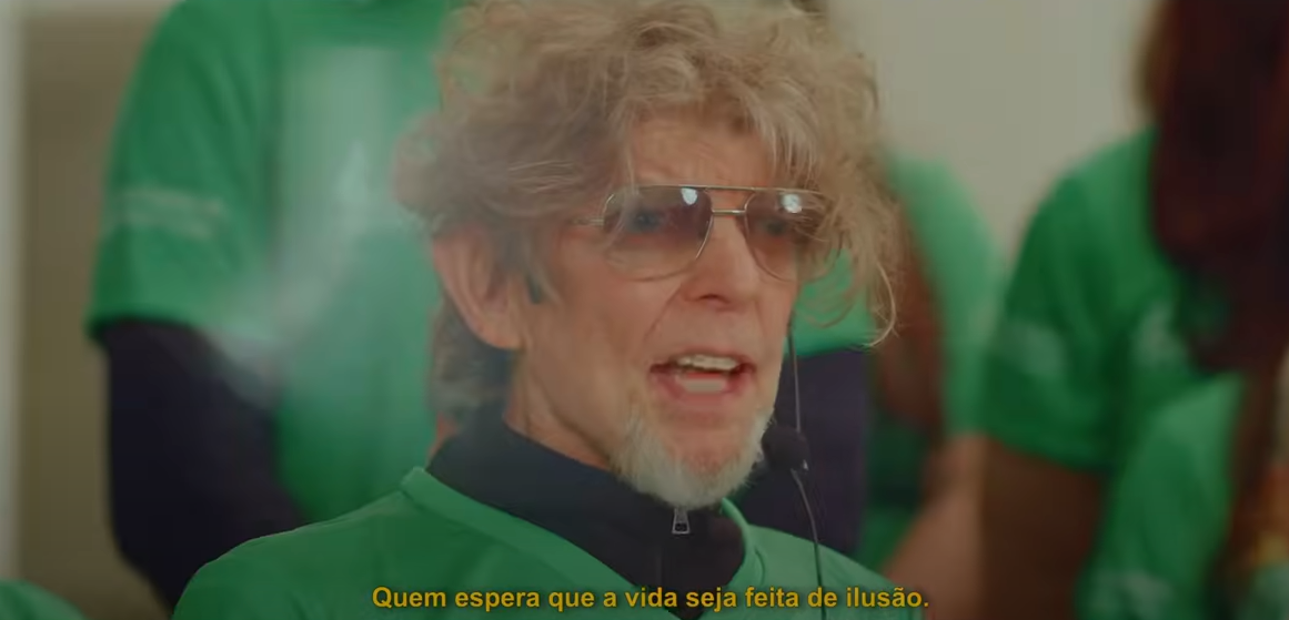 Tratando câncer, Branco Mello, do Titãs, canta sucesso da banda em vídeo