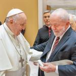 Lula publica mensagem de apoio ao Papa Francisco, internado desde a última sexta