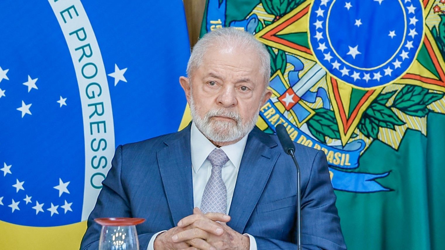 Lula veta PL que reduz pena de Bolsonaro e condenados pelo 8 de janeiro