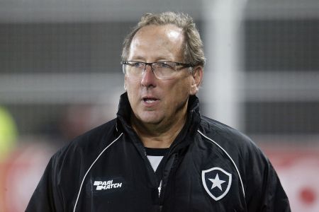 John Textor vive momento de tensão à frente do Botafogo