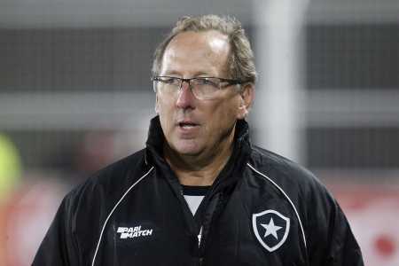 John Textor vive momento de tensão à frente do Botafogo