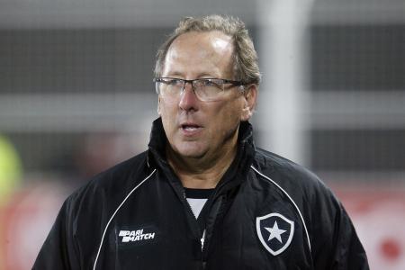 John Textor vive momento de tensão à frente do Botafogo