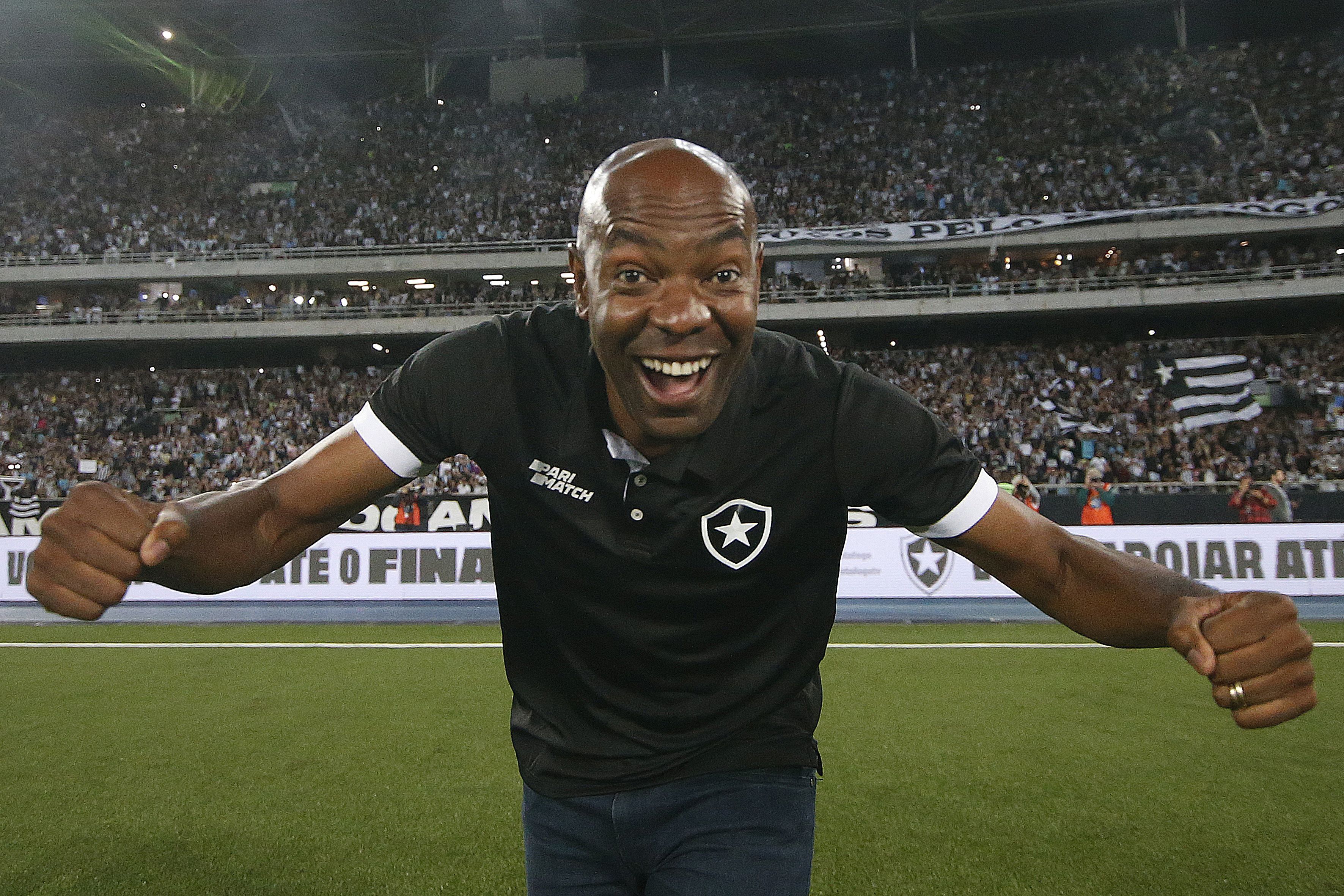 Conhece o elenco? Saiba quem trabalhou com Caçapa e segue no Botafogo