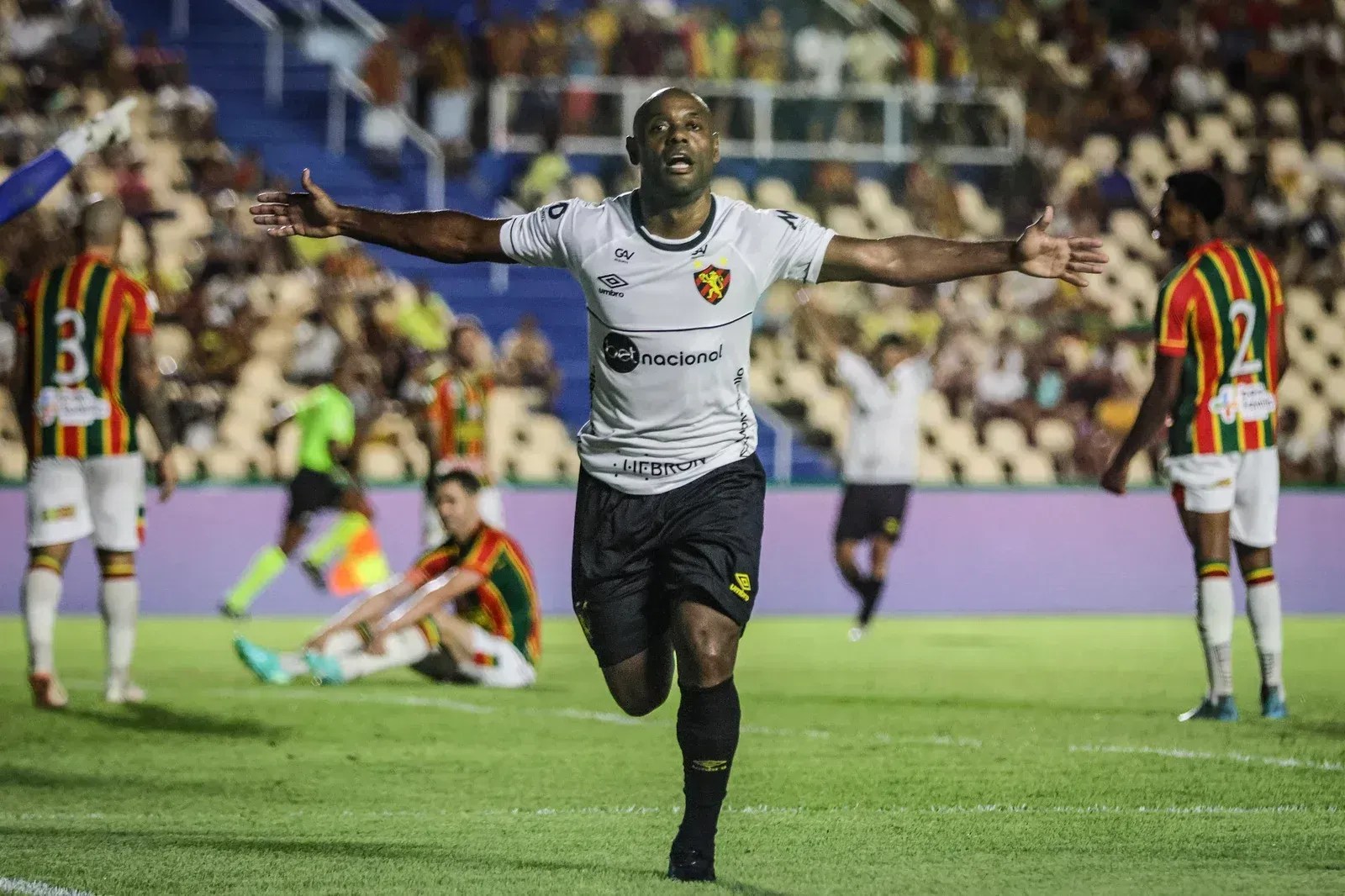 Sem acordo financeiro, Sport encerra negociação para renovar com Vagner Love