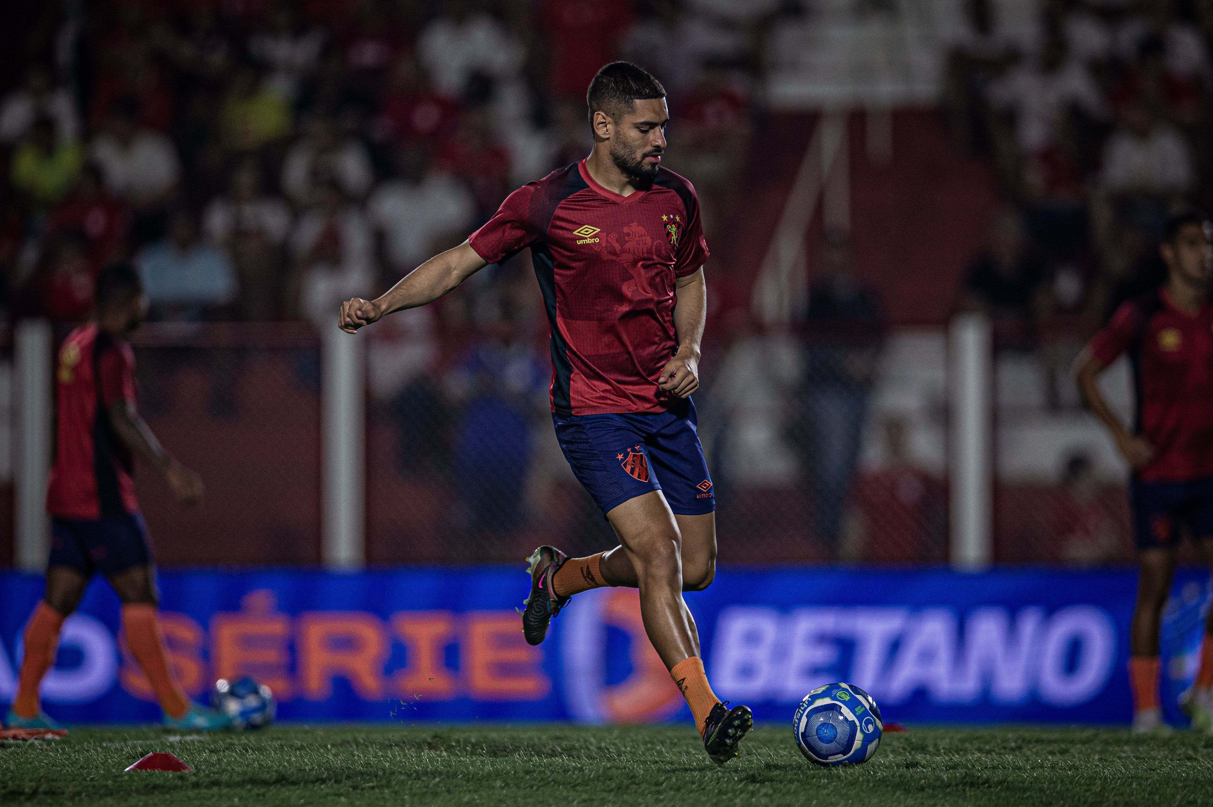 Sport anuncia a renovação de contrato com o zagueiro Alisson Cassiano