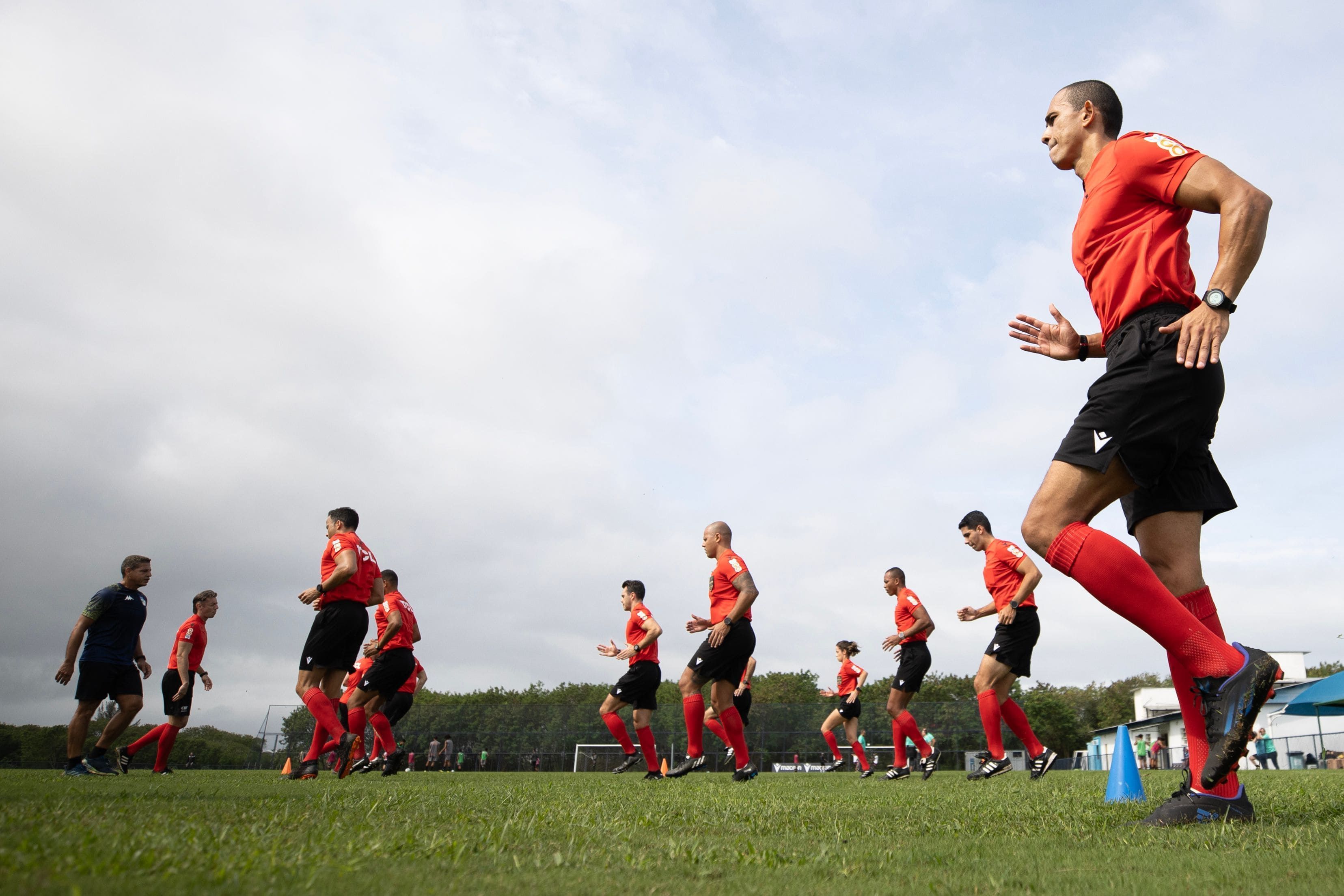 Após polêmicas, CBF anuncia treinamento para árbitros da Série A