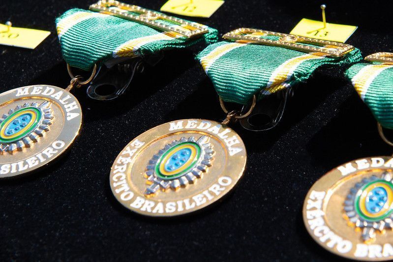 Forças Armadas gastam R$ 25 milhões para pagar salários de 'mortos vivos'