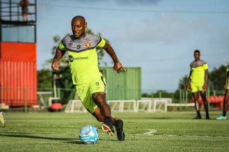 Vagner Love também tem proposta do Sport