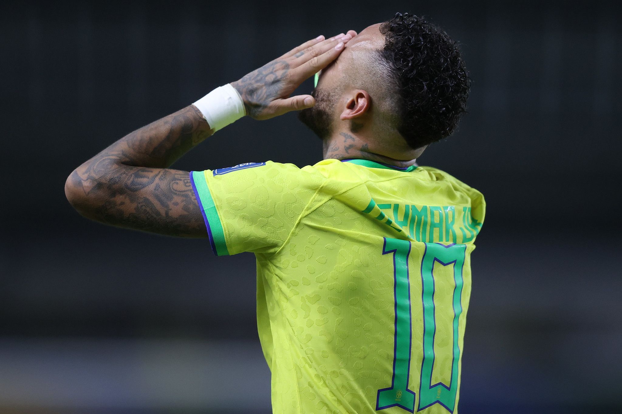 Neymar reage a corte da Seleção Brasileira em meio à polêmica de traição