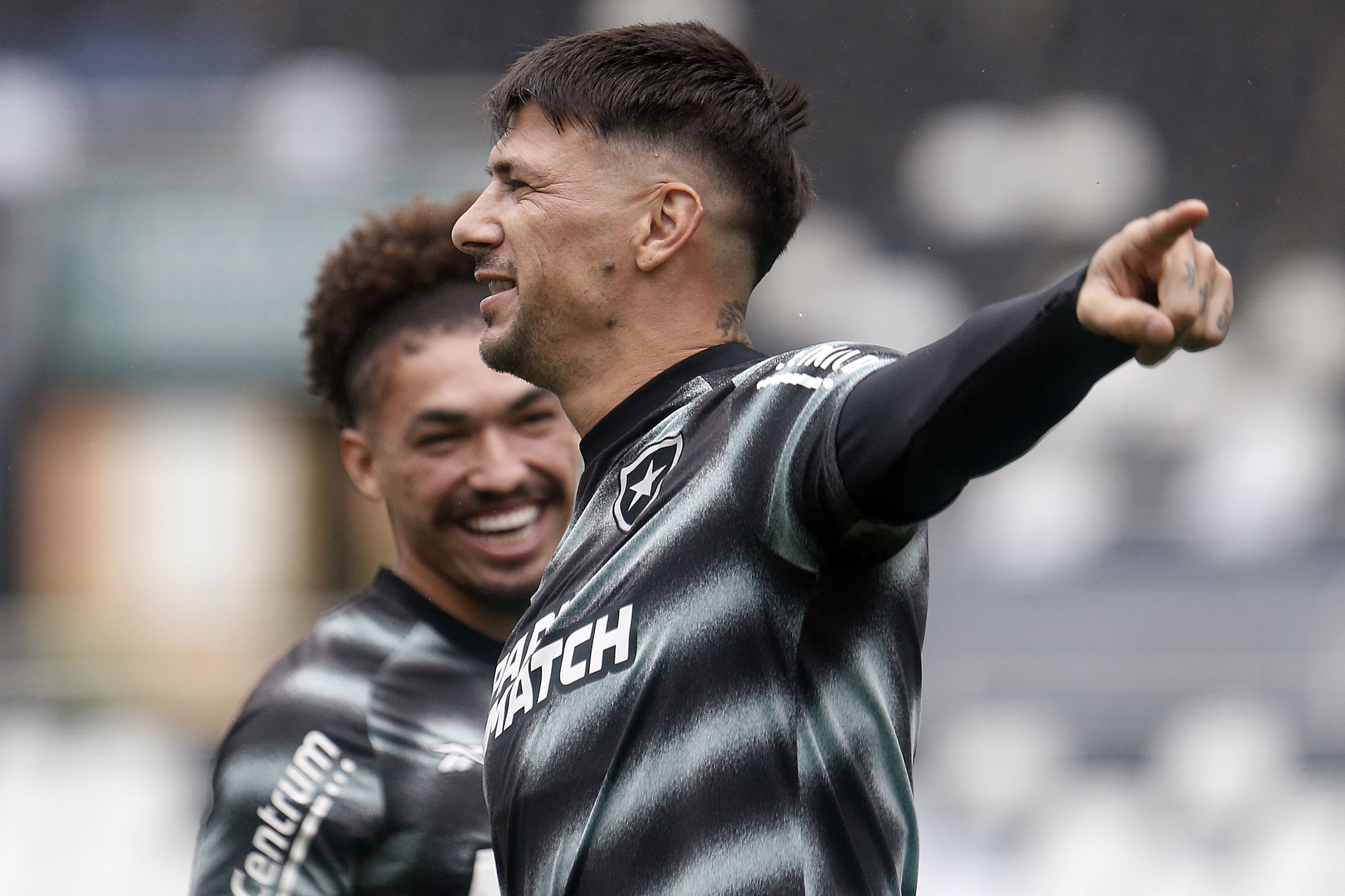 Cuesta e Sampaio não se reapresentam ao Botafogo