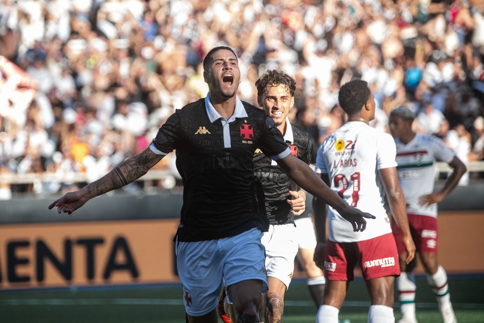Vasco relaciona Praxedes e vai decidir se paga cláusula para duelo com Bragantino