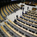 Lula exonera ministros para votarem MP alternativa ao IOF