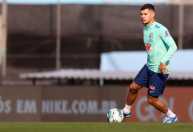 Convocado para a Copa, meia é substituído, mas não preocupa Seleção Brasileira