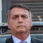 Bolsonaro vai a culto em Brasília e chora durante pregação de Michelle