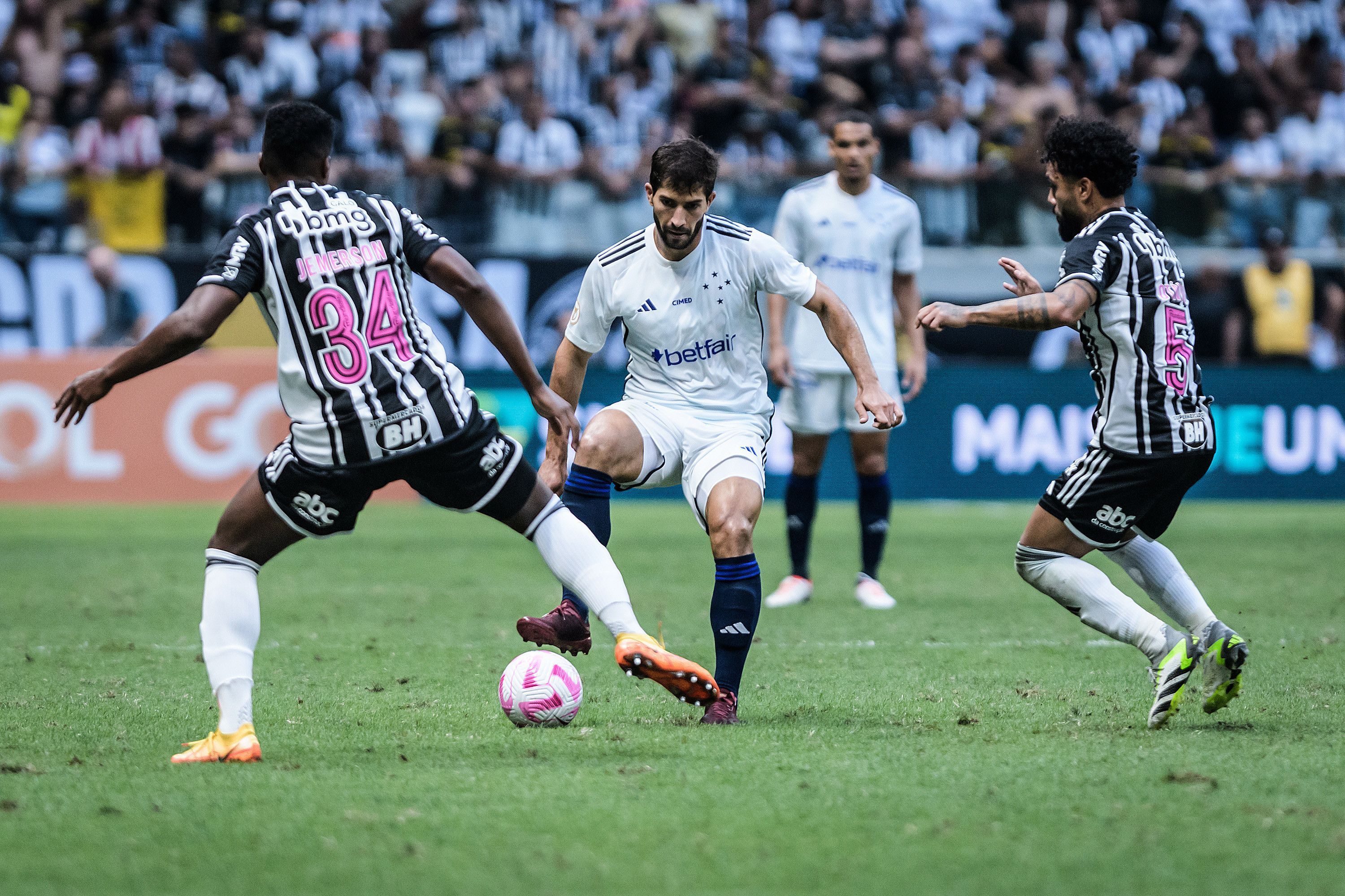 Atlético x Cruzeiro: veja os prováveis times para duelo na Arena MRV