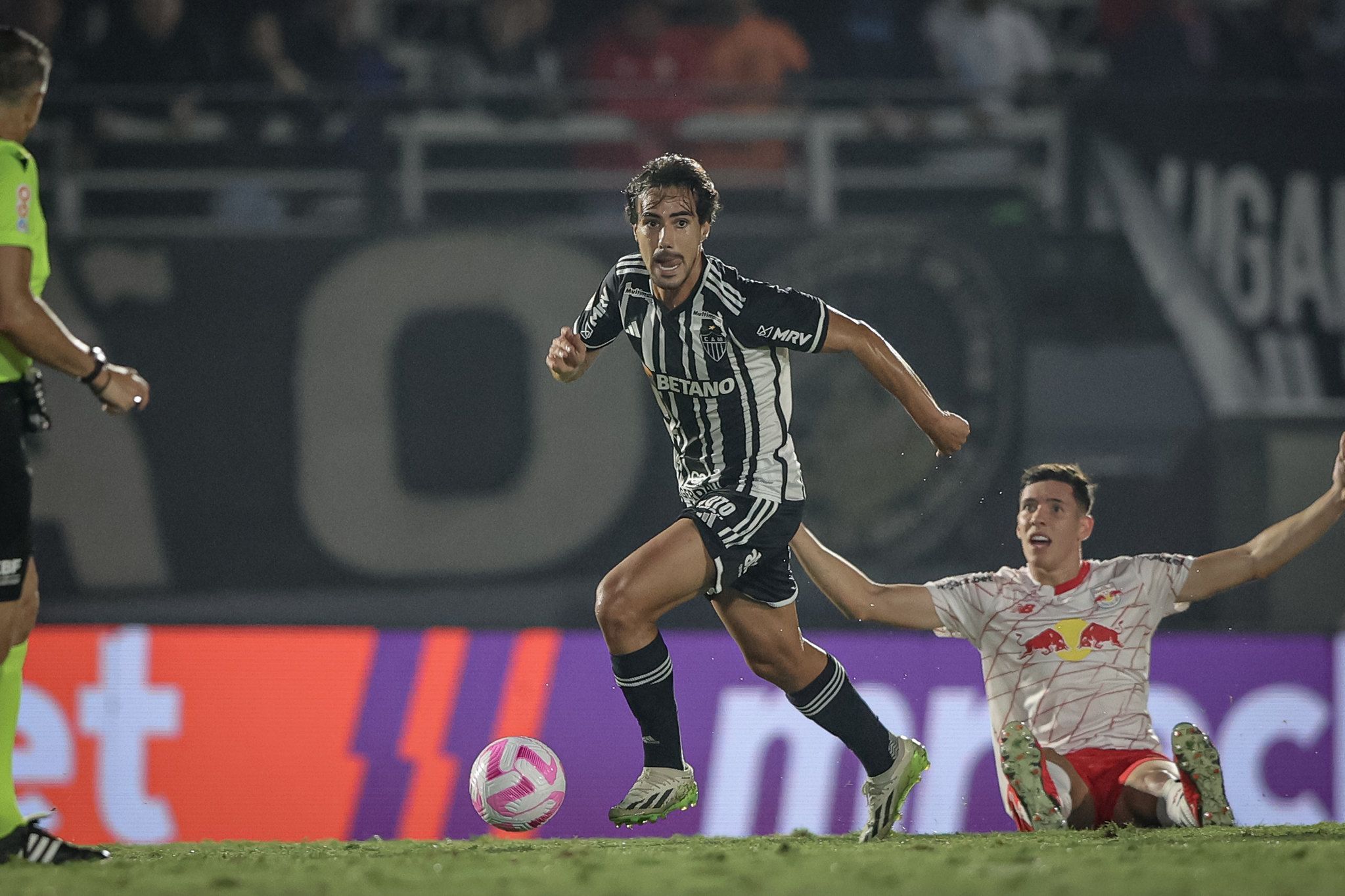 Atlético defende tabu histórico diante do Bragantino em duelo do Brasileiro