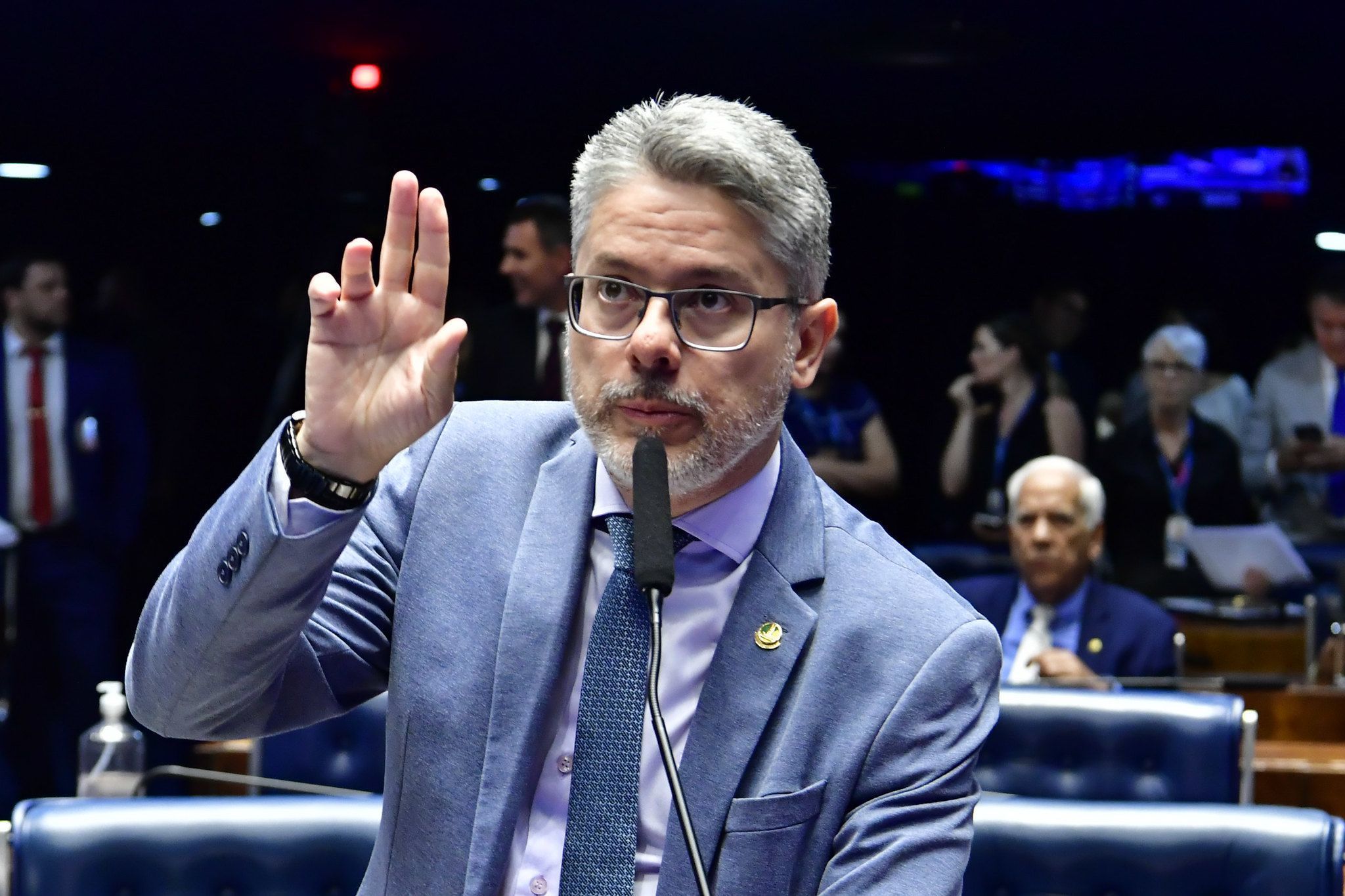 Senador tenta impedir sabatina simultânea de Dino e Paulo Gonet