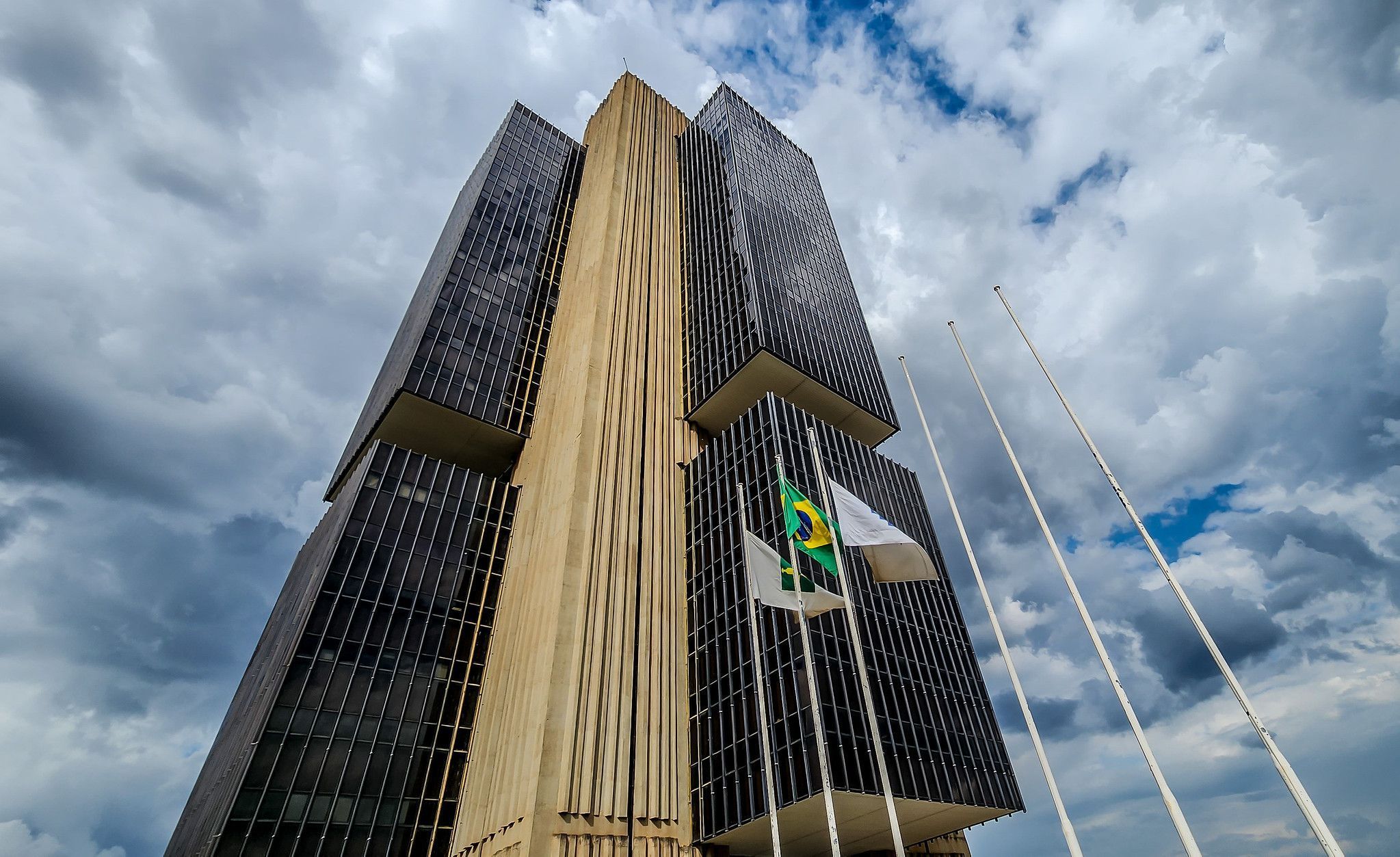 Mercado prevê inflação acima do teto da meta em 2024, aponta Boletim Focus