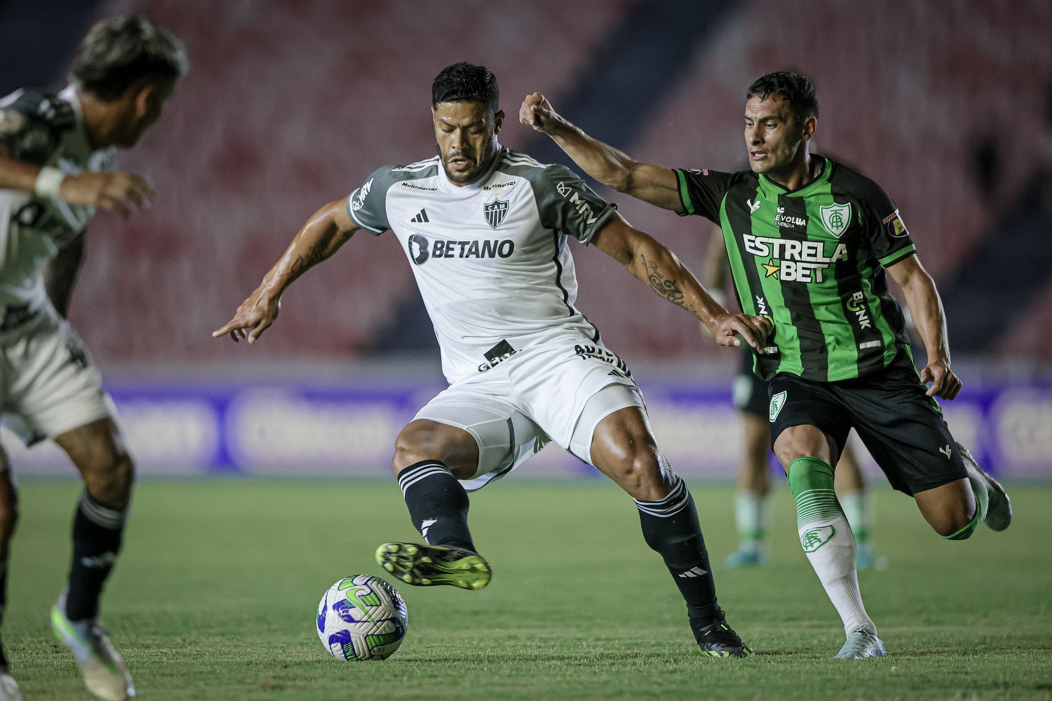 Hulk, do Atlético, analisa reencontro com árbitro que o expulsou em último clássico com América