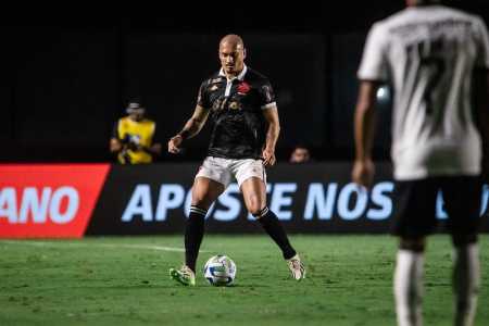 Maicon jogou 55 jogos com a camisa do Vasco