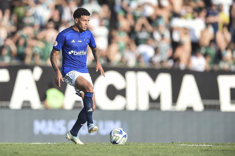 Machado bate metas desportivas e renova com o Cruzeiro até 2025