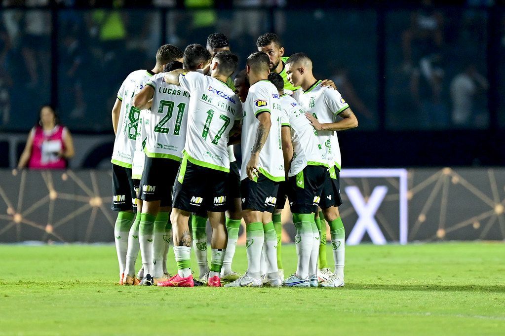 América renova contrato de dois titulares para a temporada 2024