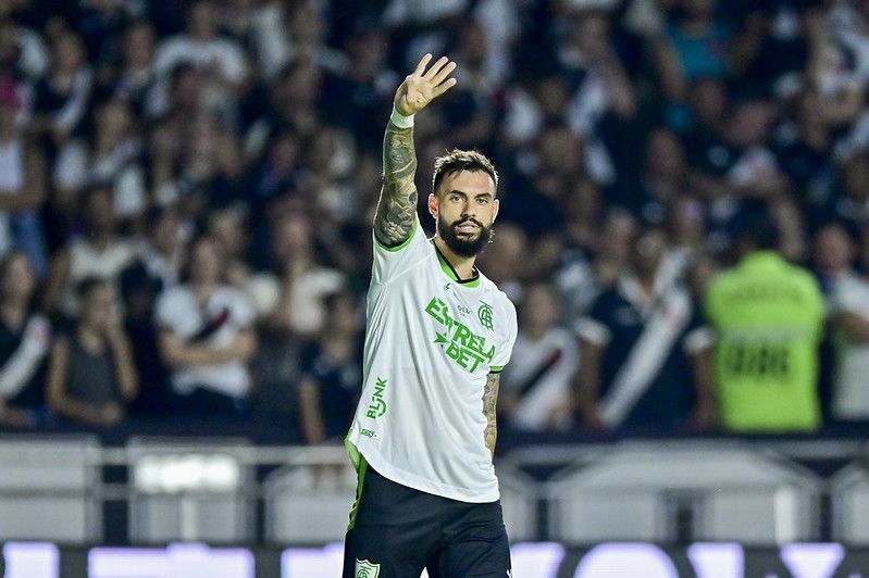 Athletico-PR negocia contratação de Mastriani, do América
