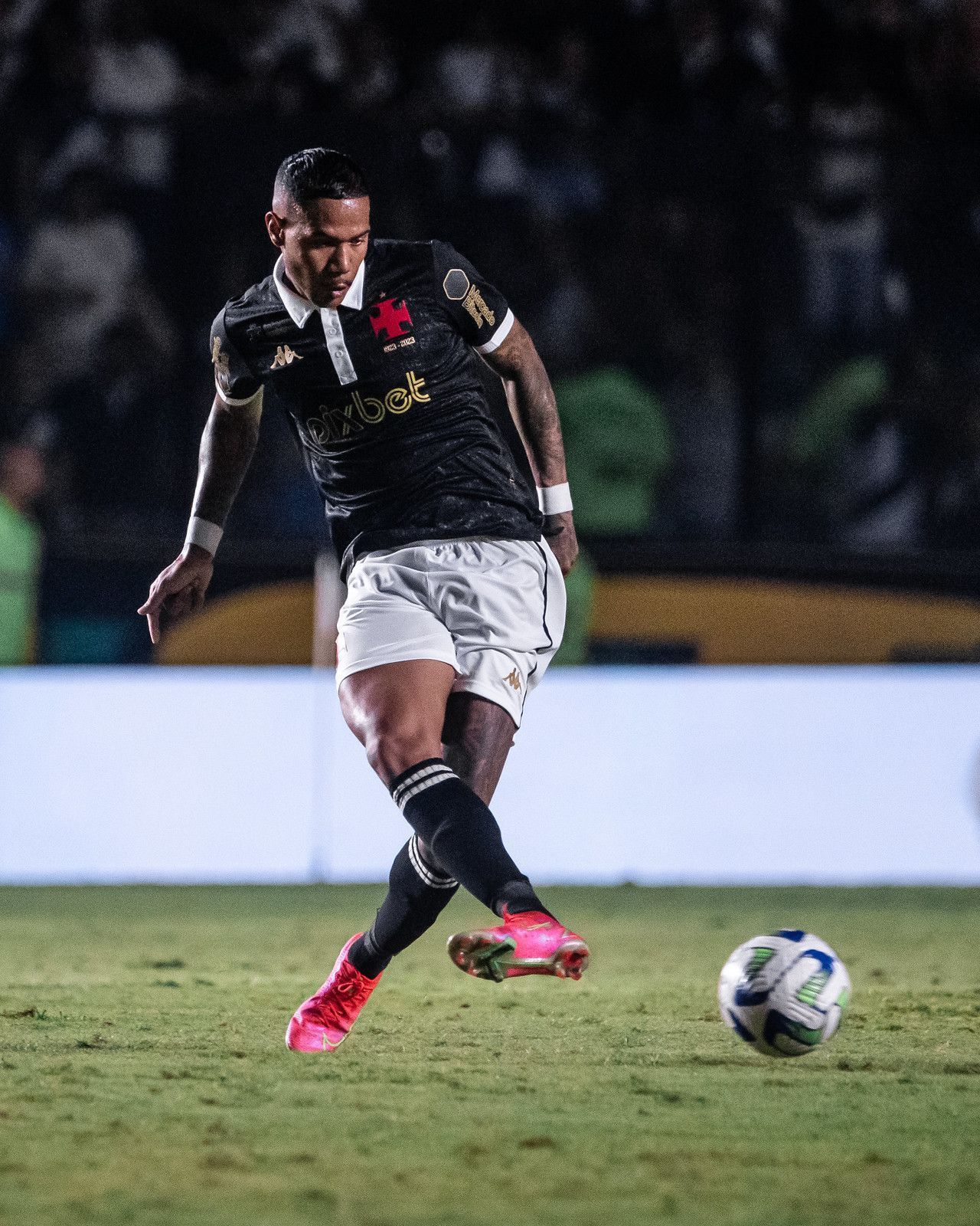 Com aval de Ramón Díaz, Vasco acerta detalhes para renovar com volante Zé Gabriel