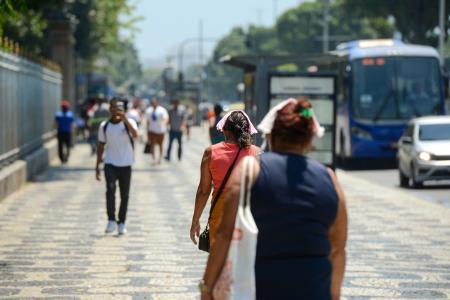 Calor no Rio faz atendimentos em UPAs crescerem quase 28% em três dias
