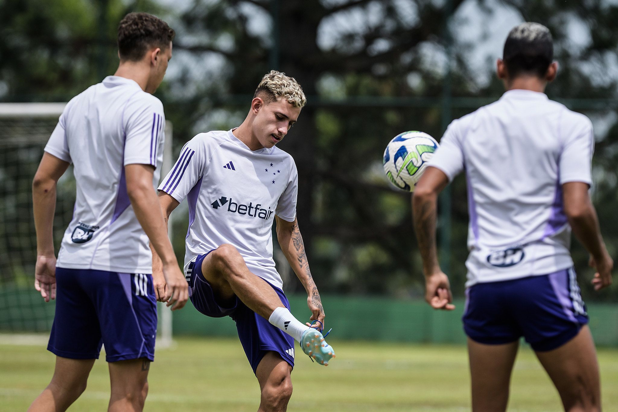 Cruzeiro rejeita proposta de time do Brasil e encaminha venda de atacante à Europa